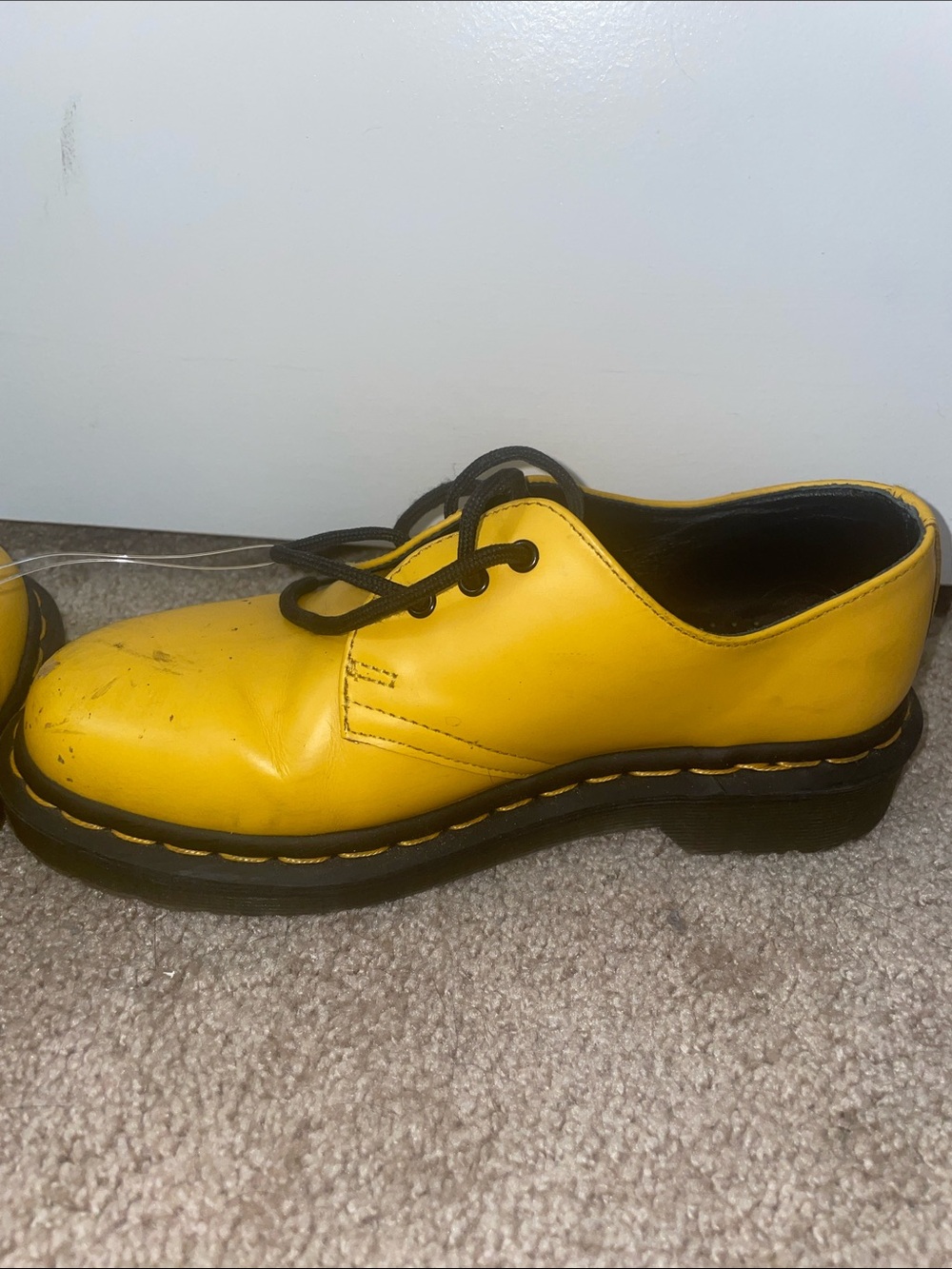 Dr. Martens 1461 Patent Yellow Lace-Up Casual Shoes unisex - Picture 6 of 10